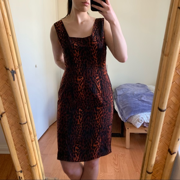 ❌SOLD❌Vintage Red cheetah print square neck dress - Picture 4 of 13